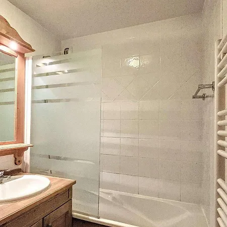 Apartamento Cosy Avec Balcon, Parking, Piscine Et Navette A 150m Du Centre Et 500m Des Pistes - Fr-1-267-272